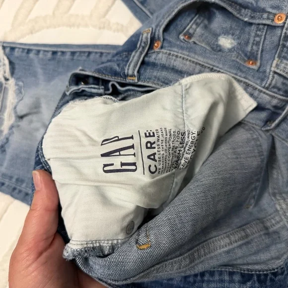 GAP Women's Girlfriend Jeans - Picture 8 of 11